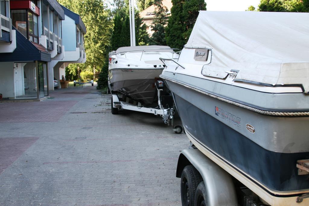 Waterfront Hotell Szentendre Exteriör bild
